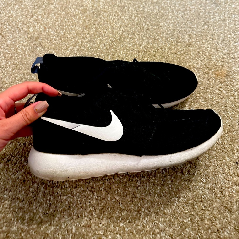 Nike Roshe One Shoes. Mens Size 8 Excellent Condition